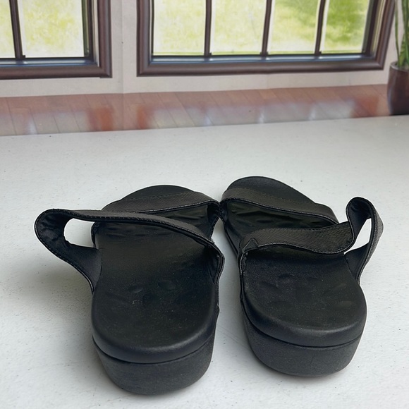 Megnya Women Sandals - Picture 1 of 3